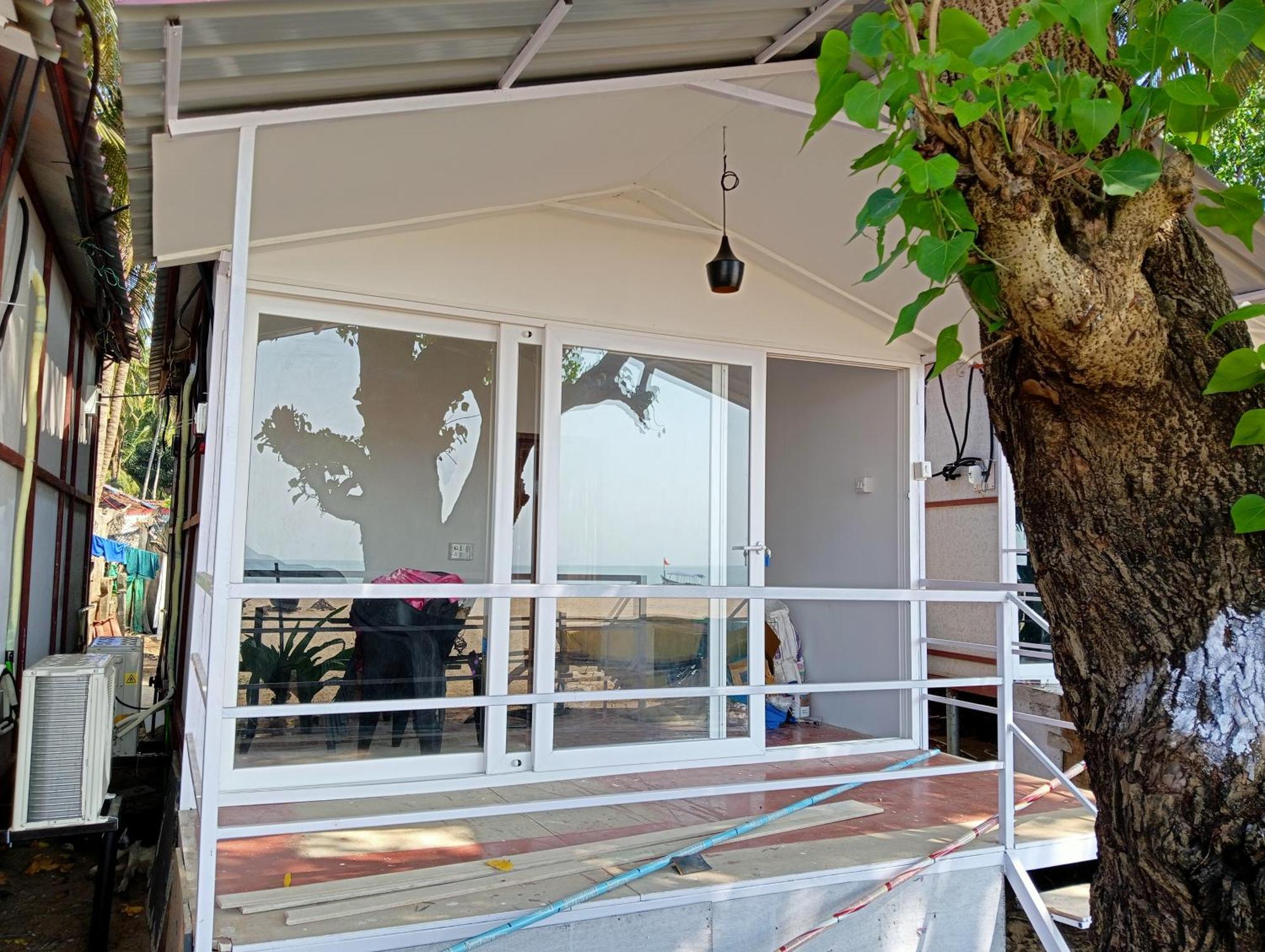Riya And Huts Agonda